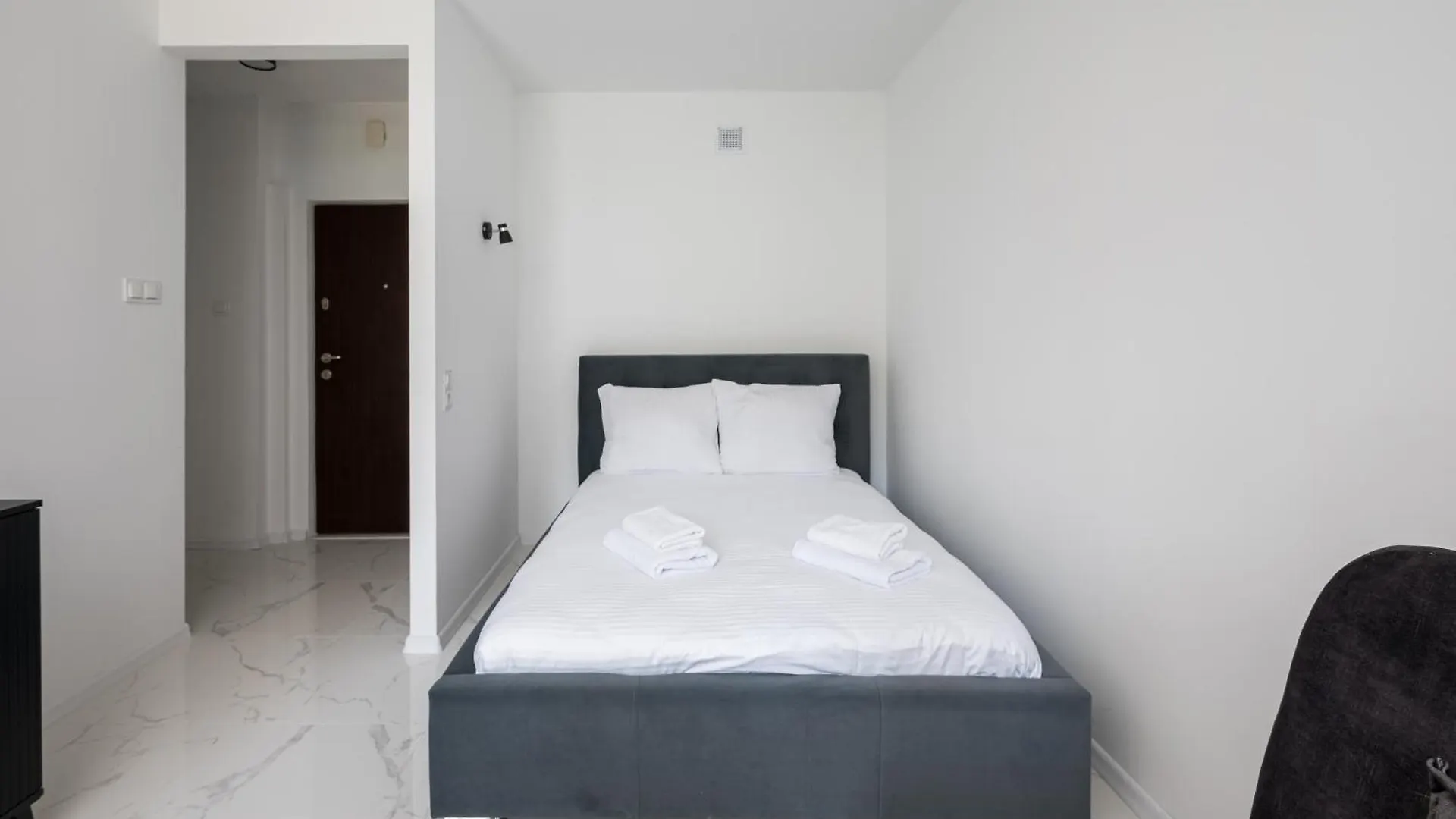 Berek Cosy Studio With A Garden Apartment Warsaw