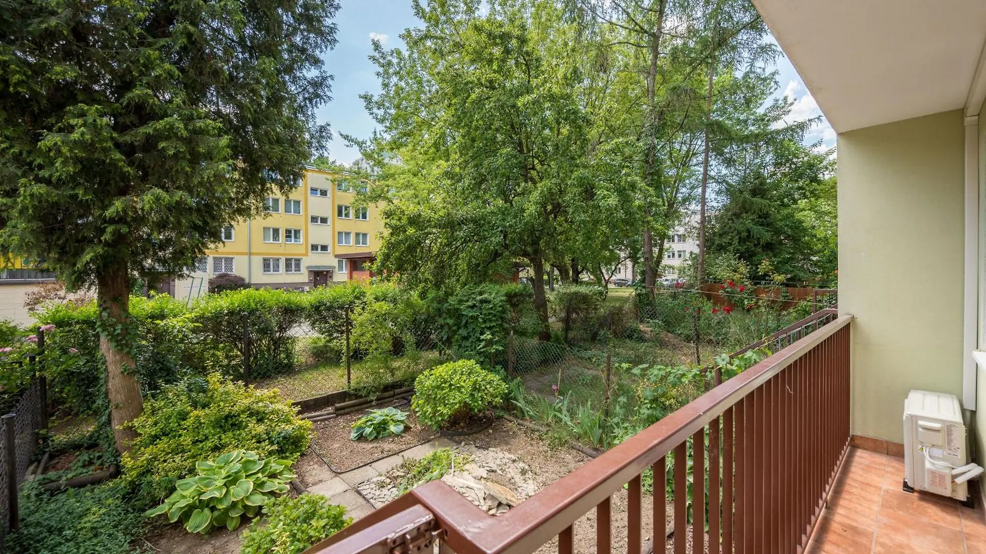 Berek Cosy Studio With A Garden Apartment Warsaw