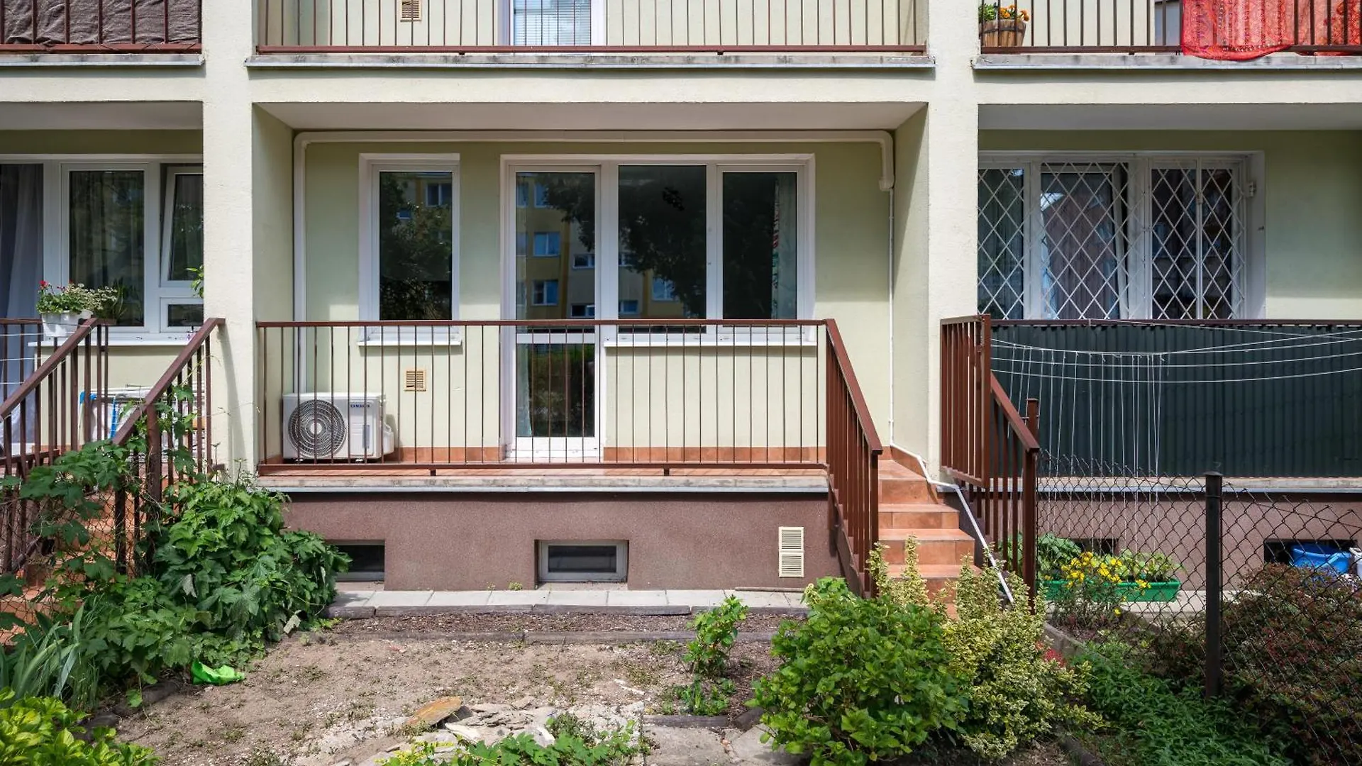 דירות ורשה Berek Cosy Studio With A Garden 0*,